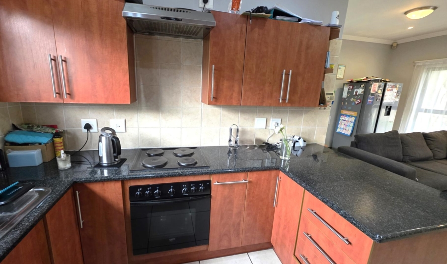 To Let 2 Bedroom Property for Rent in Melodie North West